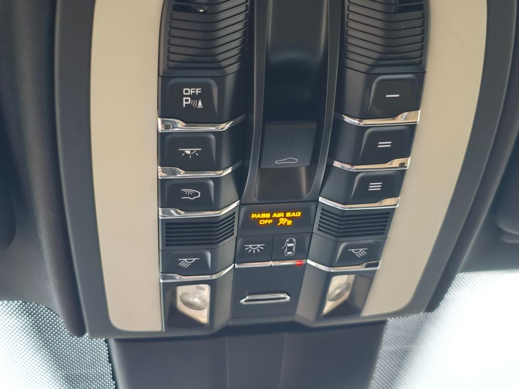 2016 Porsche Cayenne Base