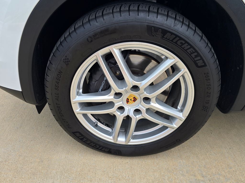 2016 Porsche Cayenne Base
