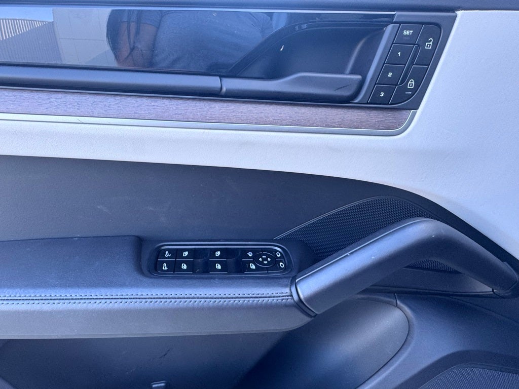 2024 Porsche Cayenne S